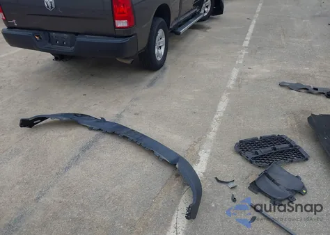 2018 Ram 1500 Tradesman 4X2 6'4 Box из США, поврежденный, VIN 1C6RR6FT8JS234613